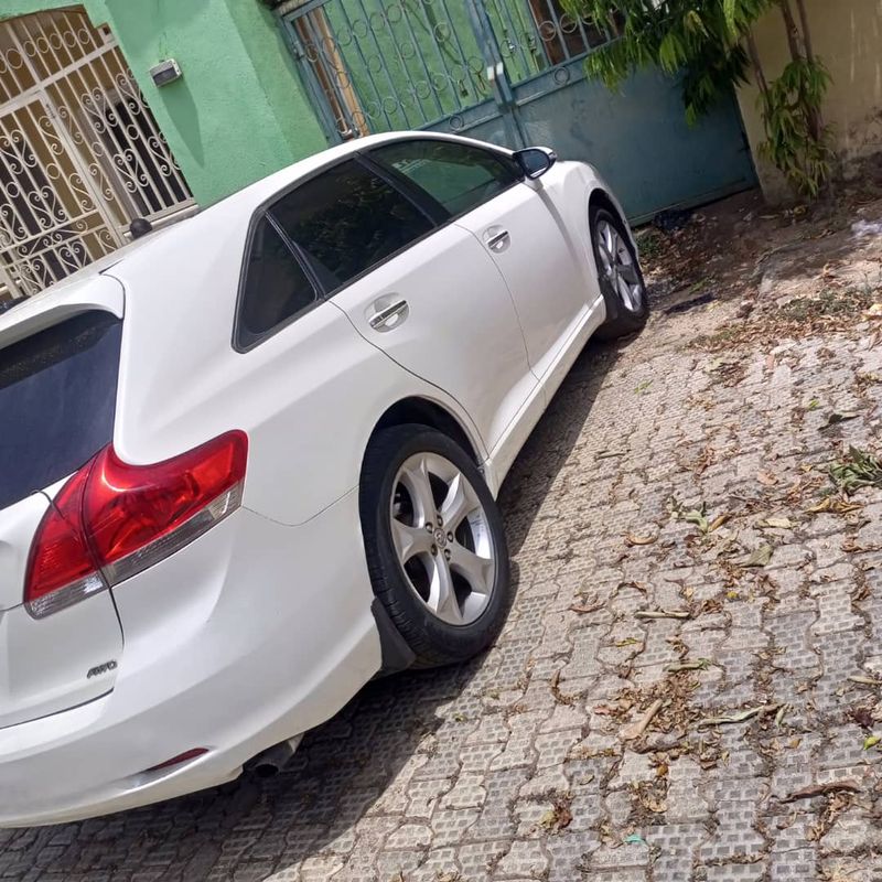 Thumbnail 6 of 2010 Toyota Venza